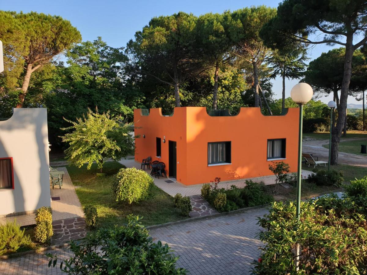 Villaggio Mithos Misano Adriatico Exterior photo