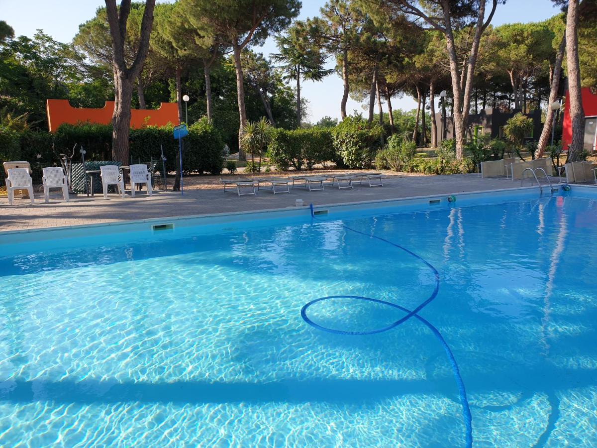 Villaggio Mithos Misano Adriatico Exterior photo