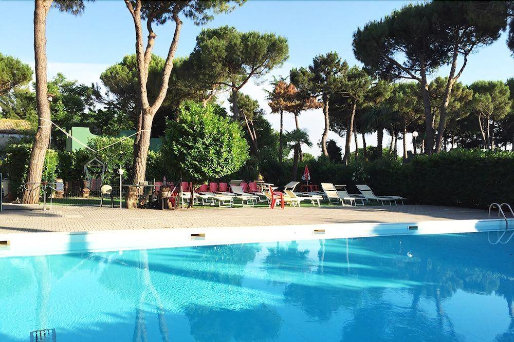 Villaggio Mithos Misano Adriatico Exterior photo