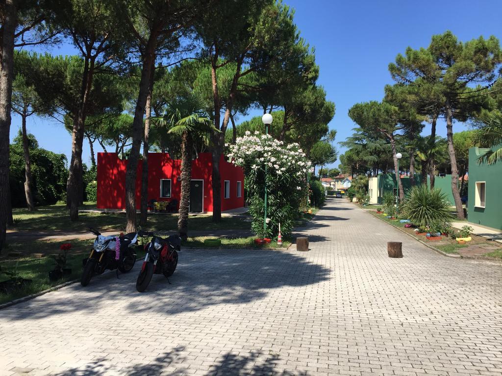 Villaggio Mithos Misano Adriatico Exterior photo