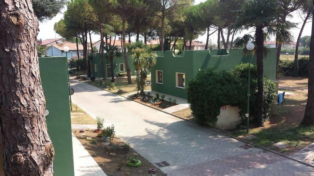 Villaggio Mithos Misano Adriatico Exterior photo